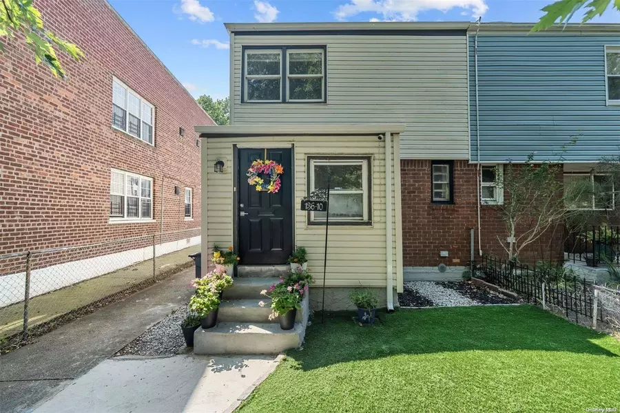 136-10 222nd ST, Laurelton, NY 11413