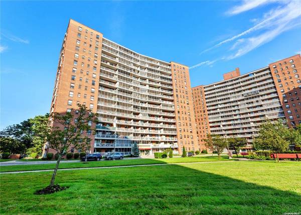 Rego Park, NY 11374,61-35 98 ST #4M