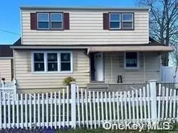 438 51st ST, Lindenhurst, NY 11757