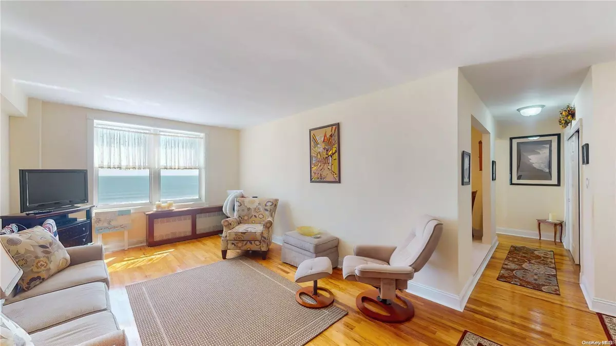 Rockaway Park, NY 11694,123-10 Ocean Promenade #7H