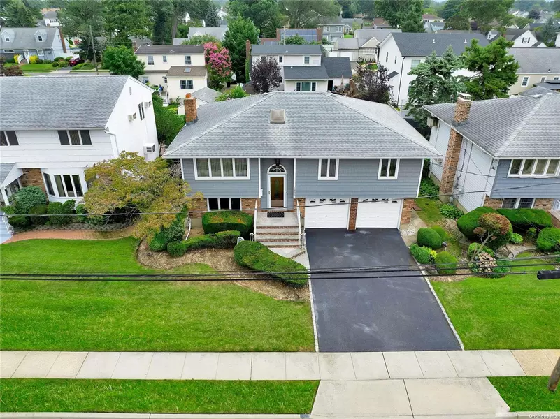 1833 Jefferson AVE, Bellmore, NY 11710