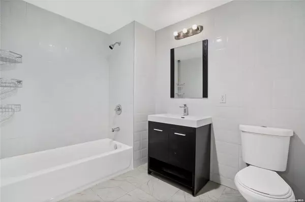 Woodside, NY 11377,70-26 Queens BLVD #6B