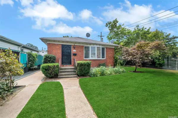 216-04 132nd AVE, Springfield Gardens, NY 11413