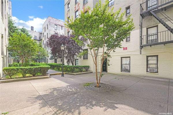 21-15 33 ST #4G, Astoria, NY 11105