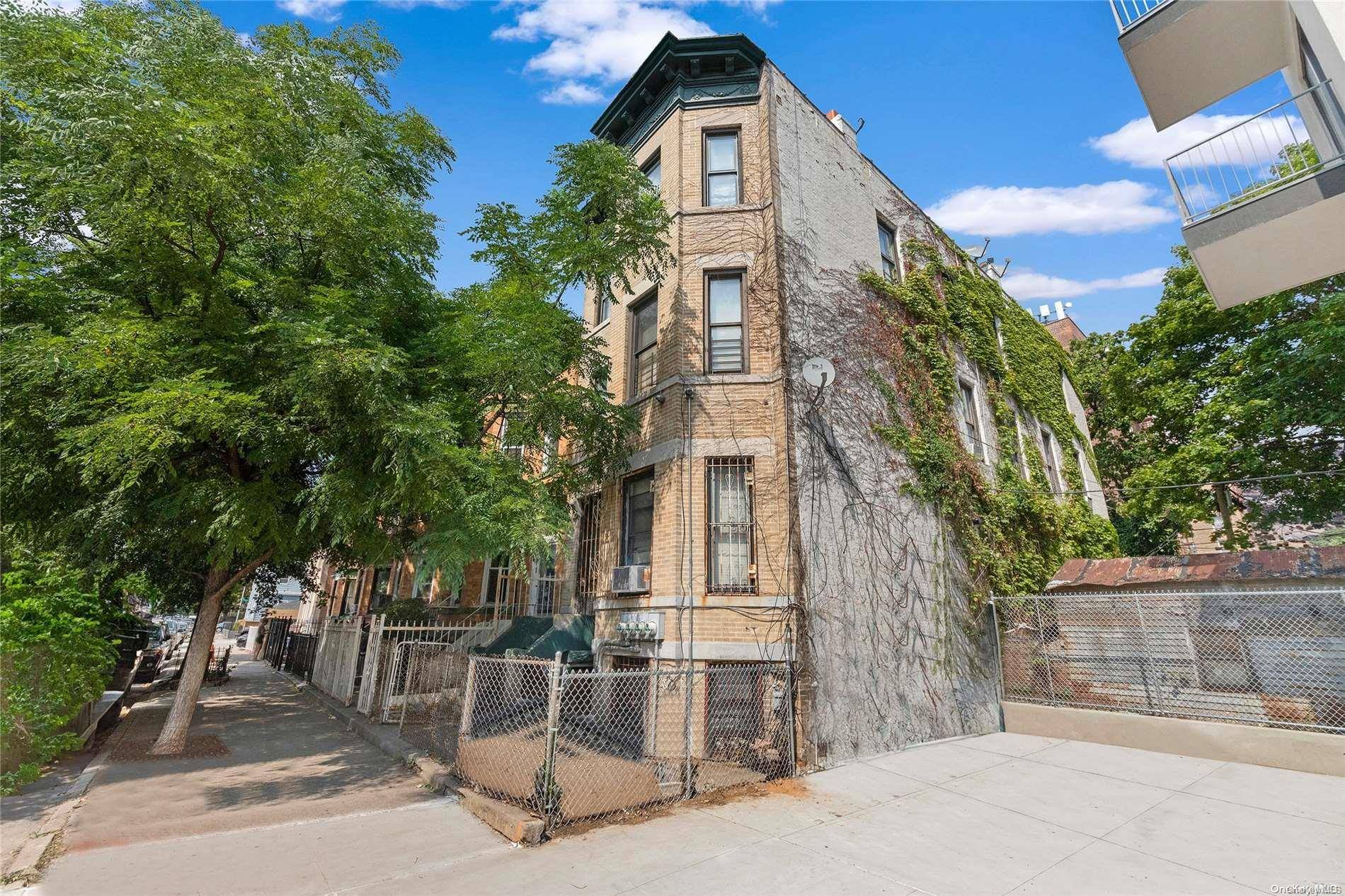 Brooklyn, NY 11226,259 E 28th ST #3