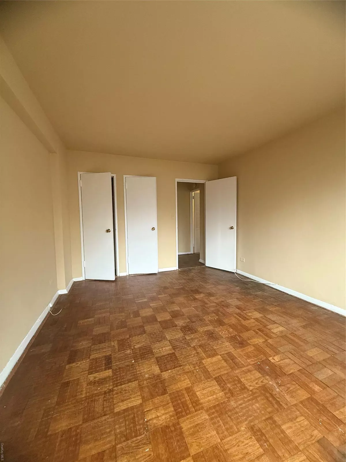 New York (manhattan), NY 11214,330 E 49th ST #9J
