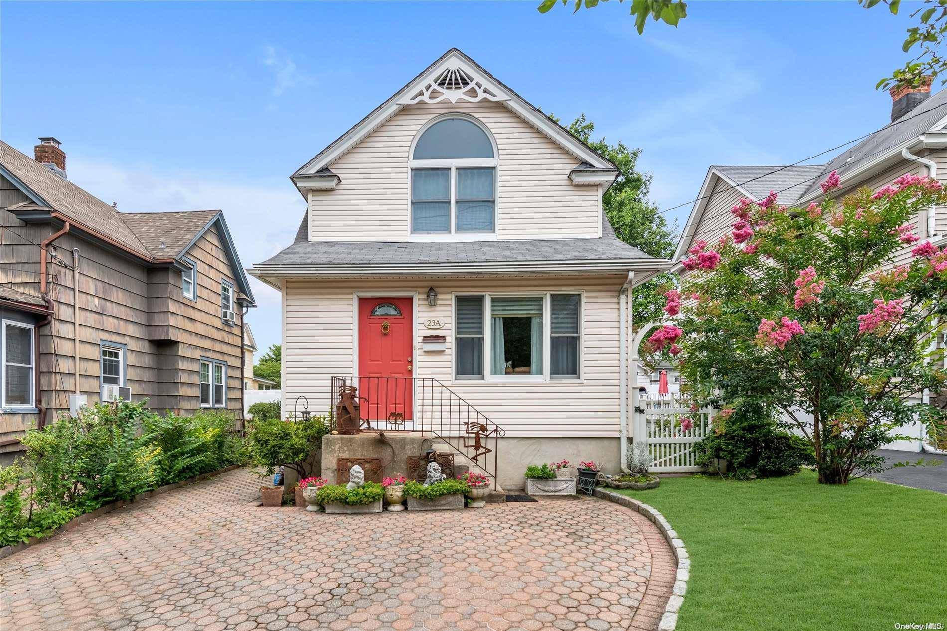 23A Irma AVE #A, Port Washington, NY 11050