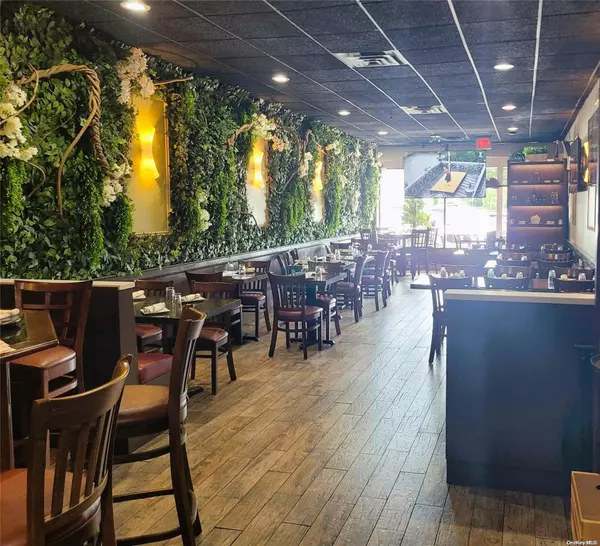 Franklin Square, NY 11010,721 Franklin AVE #D,E