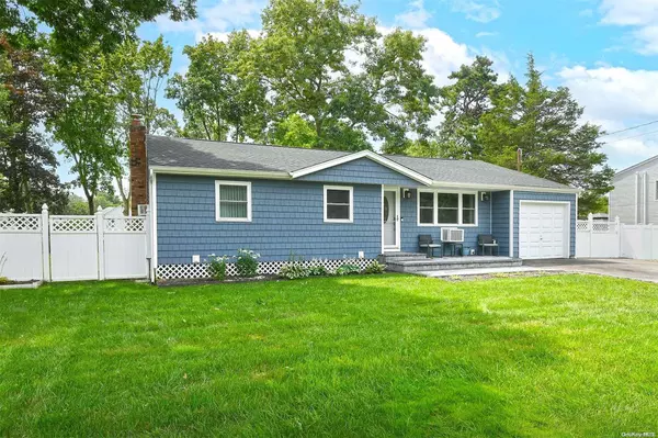 52 Hauppauge RD, Hauppauge, NY 11788