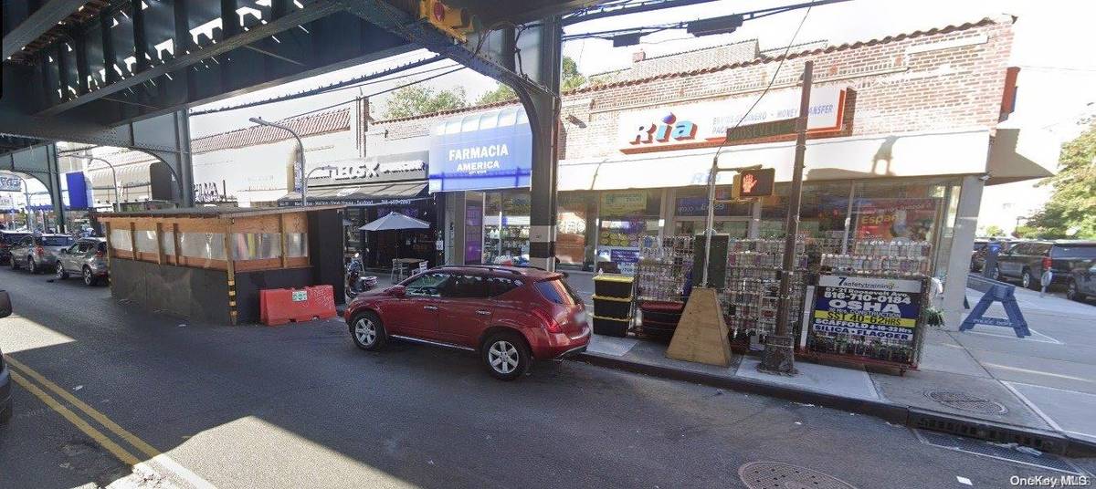 Jackson Heights, NY 11372,84-29 Roosevelt Avenue