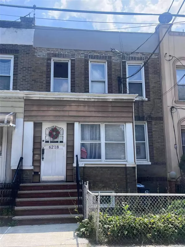 Maspeth, NY 11378,62-18 60 Drive