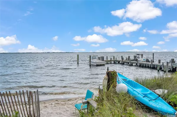 Oak Beach, NY 11702,37 The Bayou