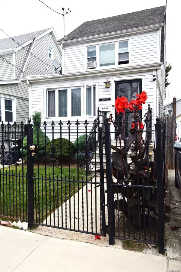 Laurelton, NY 11413,130-45 220th ST