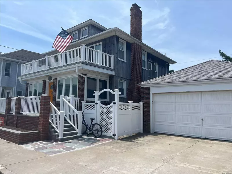 11 Delaware AVE, Long Beach, NY 11561