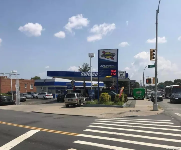 49-05 Astoria Blvd, East Elmhurst, NY 11370