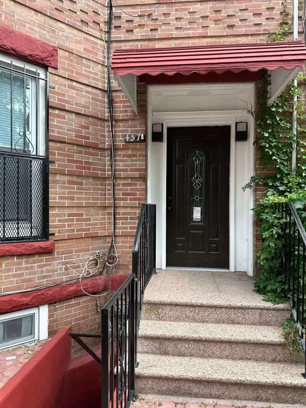 Brooklyn, NY 11208,457 Crescent ST