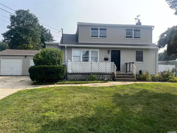 411 47th ST, Lindenhurst, NY 11757