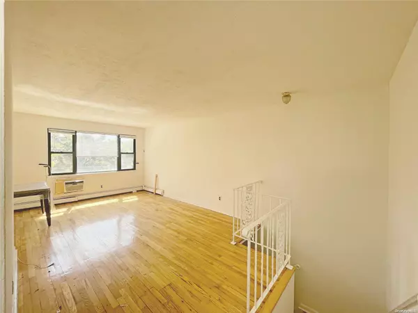 Kew Garden Hills, NY 11367,147-39 71 AVE #2a