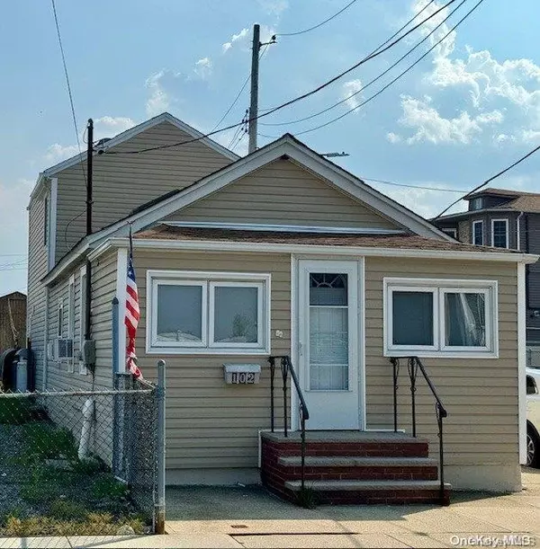 102 E 6th RD, Broad Channel, NY 11693