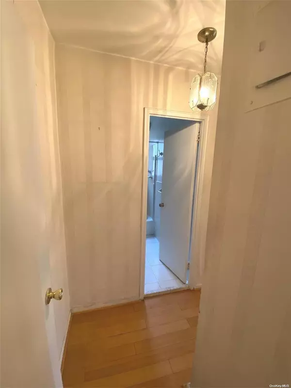 Elmhurst, NY 11373,8111 45th AVE #2C