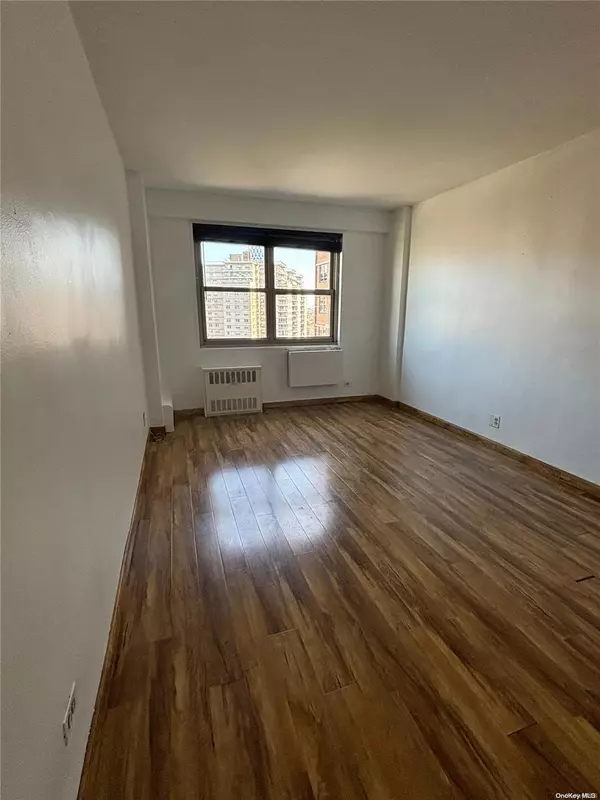 Brooklyn, NY 11224,460 Neptune AVE #18T