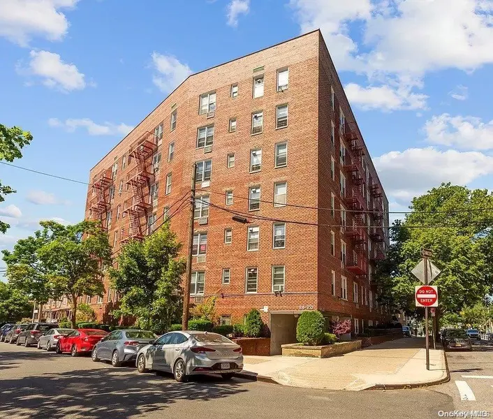 84-20 51st Ave #2E, Elmhurst, NY 11373