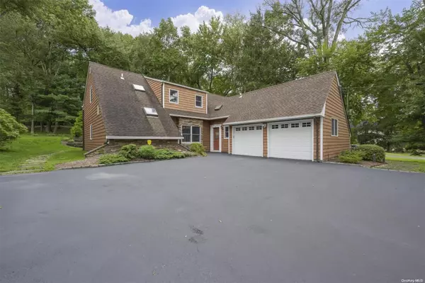 Dix Hills, NY 11746,581 A Caledonia RD #A