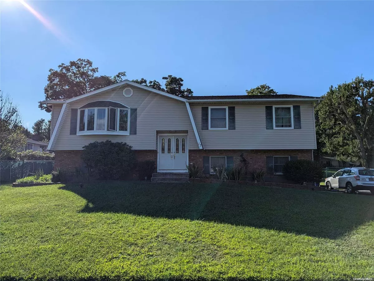 Valley Cottage, NY 10989,13 Tamar DR