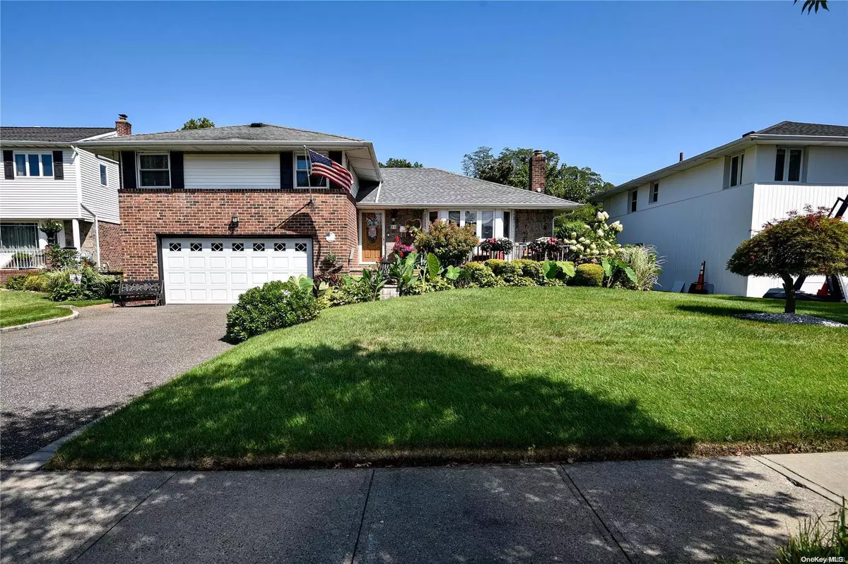 Carle Place, NY 11514,11 Southview CT