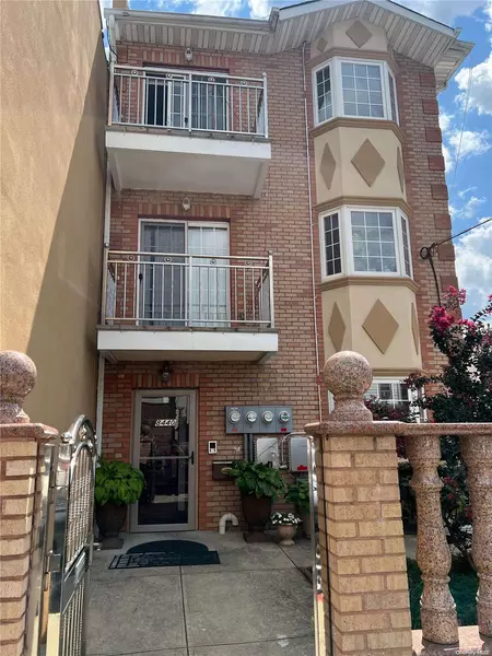 84-40 102nd AVE #FL 3, Ozone Park, NY 11416