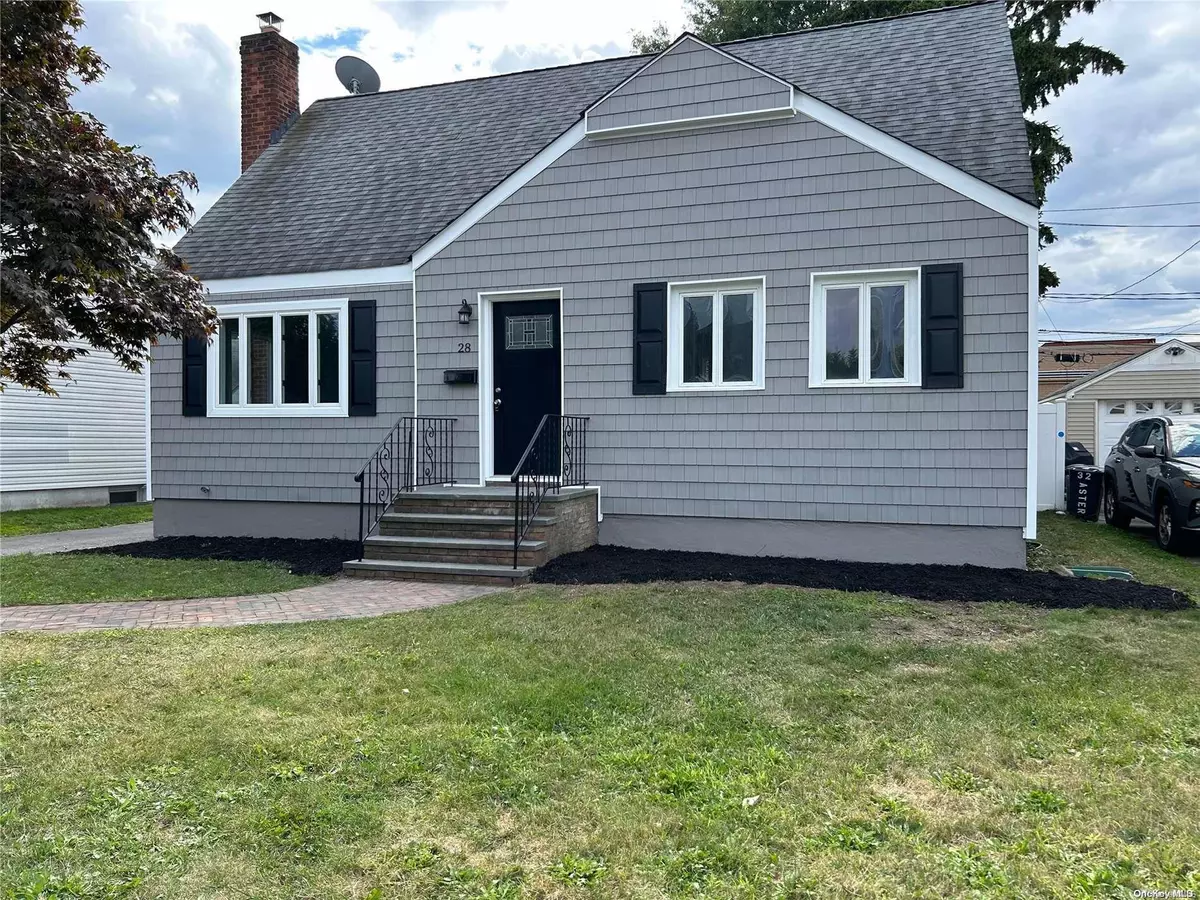 Merrick, NY 11566,28 Aster AVE