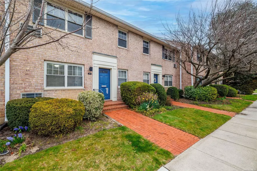 411 Merrick Rd #A, Rockville Centre, NY 11570