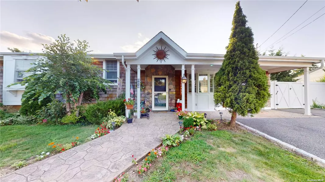 247 N 3rd ST, Bethpage, NY 11714