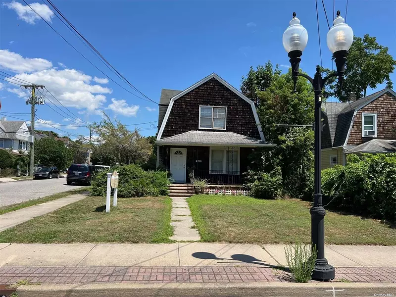 165 N Ocean AVE, Patchogue, NY 11772