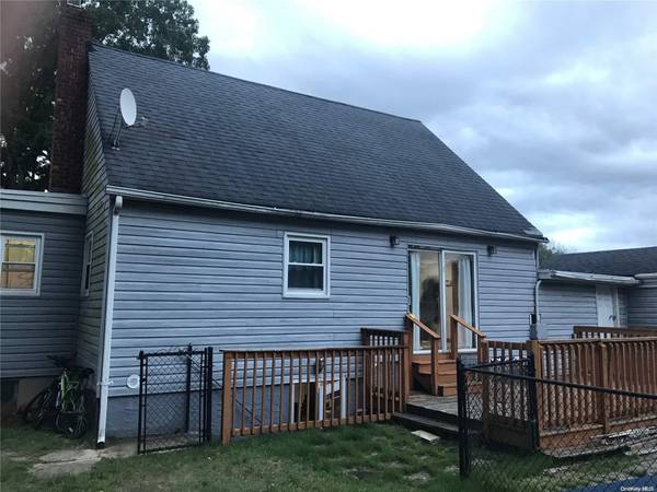 Centereach, NY 11720,139 W Wagon LN