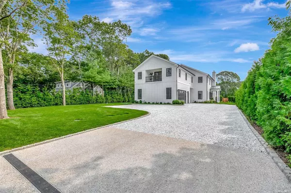 Westhampton Beach, NY 11978,66 Peters LN