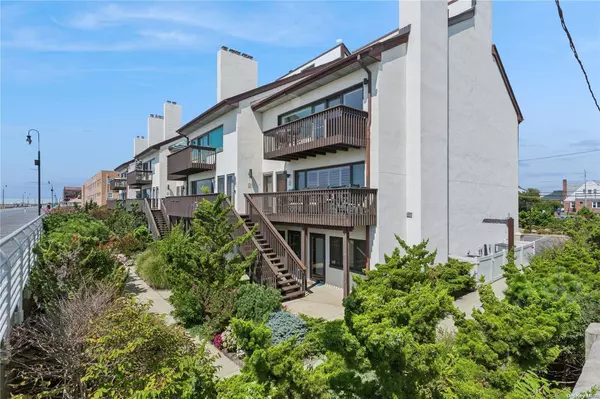 Long Beach, NY 11561,619 Oceanfront #B