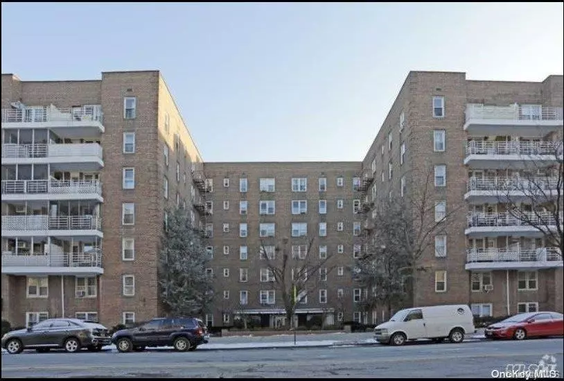 62-59 108 ST #2P, Forest Hills, NY 11375