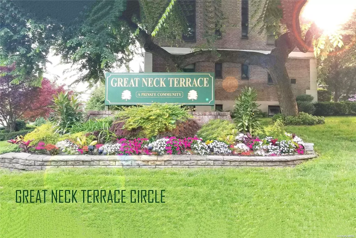 Great Neck, NY 11021,1 Terrace Circ #2G