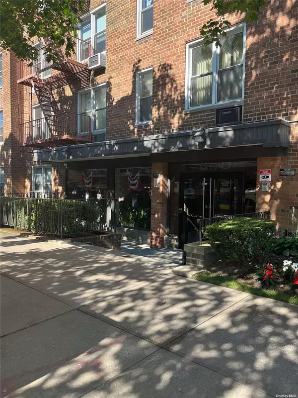 68-15 Selfridge ST #5D, Forest Hills, NY 11375