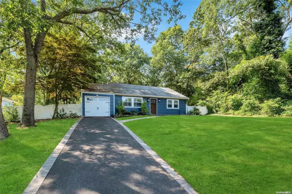 Coram, NY 11727,10 Eileen CT