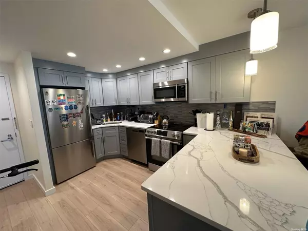 Long Beach, NY 11561,440 W Broadway #3D