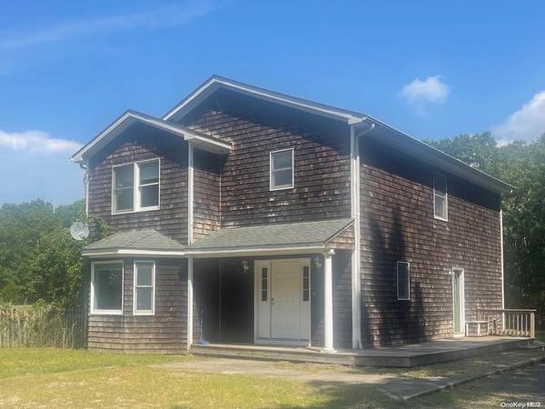 484 N N Magee ST, Southampton, NY 11968