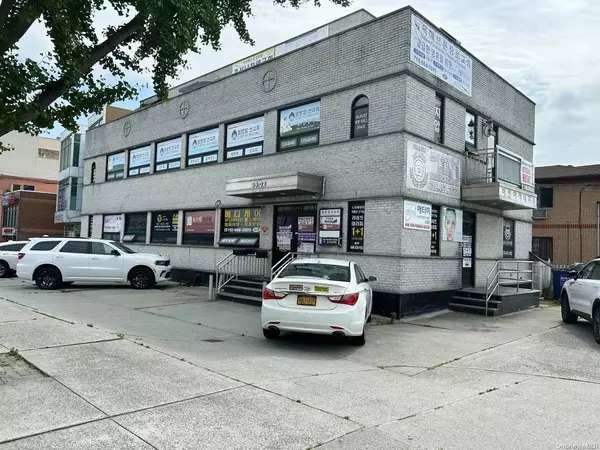 Flushing, NY 11354,35-02 150th PL