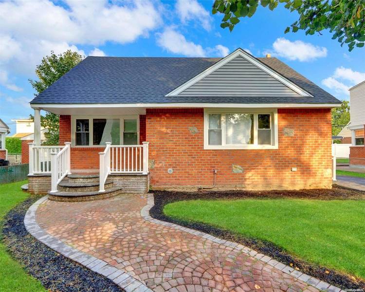 121-42 Laurelton Pkwy, Rosedale, NY 11422