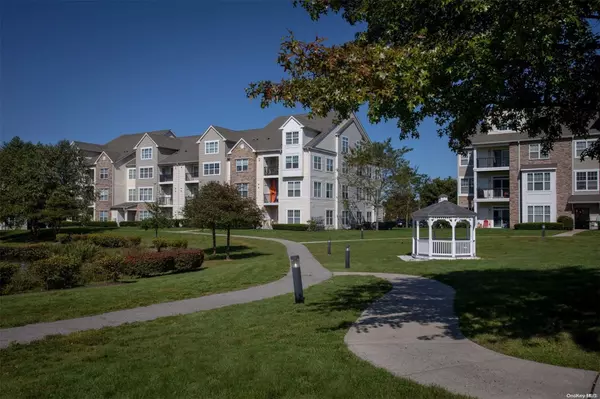 Coram, NY 11727,1 Charles Pond DR #8-838