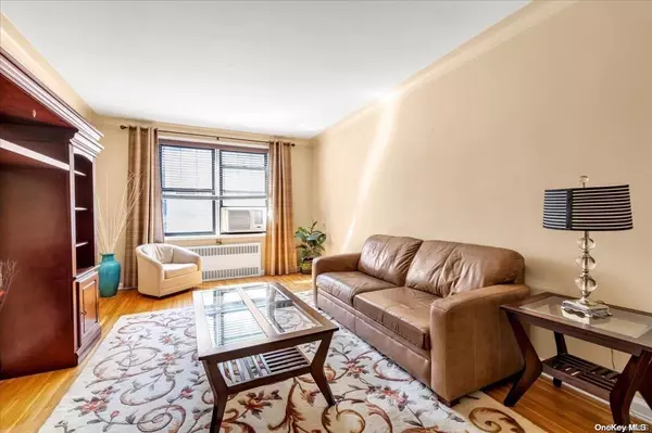 Forest Hills, NY 11375,110-45 71st RD #5M