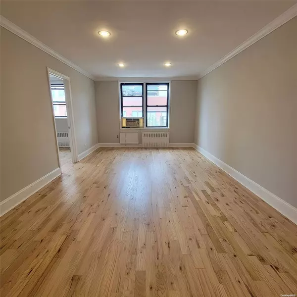 Flushing, NY 11355,137-40 45 AVE #3H