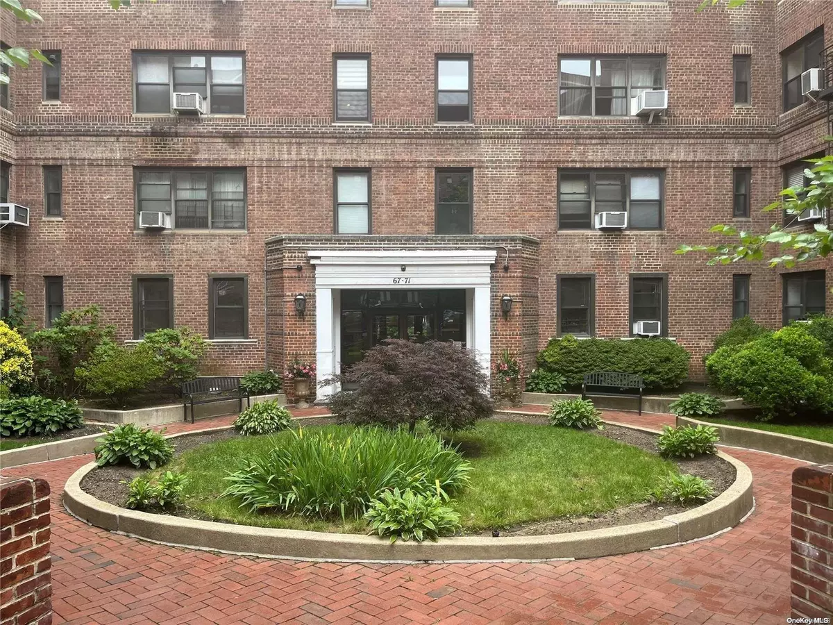 Forest Hills, NY 11375,67-71 Yellowstone BLVD #4C