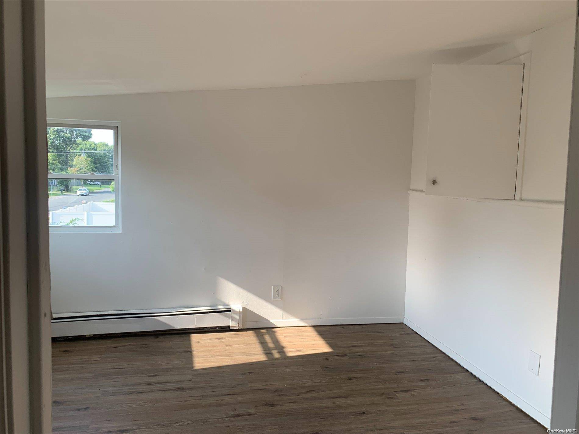 East Patchogue, NY 11772,863 Taylor AVE